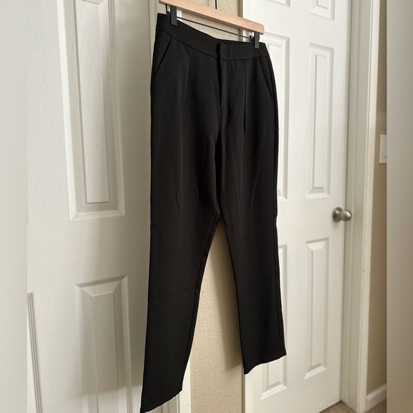 Forever 21 Pants - Forever 21 Black Cropped Dress Pants Size: Large